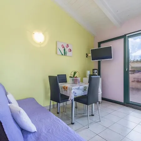 Holiday home House In With Balcony, Air Conditioning, Wifi, Washing Machine Porec