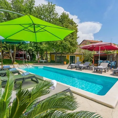 Holiday home House In With Balcony, Air Conditioning, Wifi, Washing Machine Porec