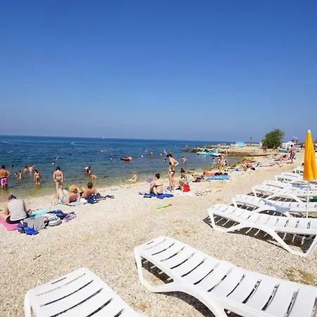 House In With Balcony, Air Conditioning, Wifi, Washing Machine Holiday home Porec