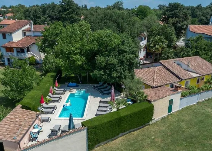 House In With Balcony, Air Conditioning, Wifi, Washing Machine *