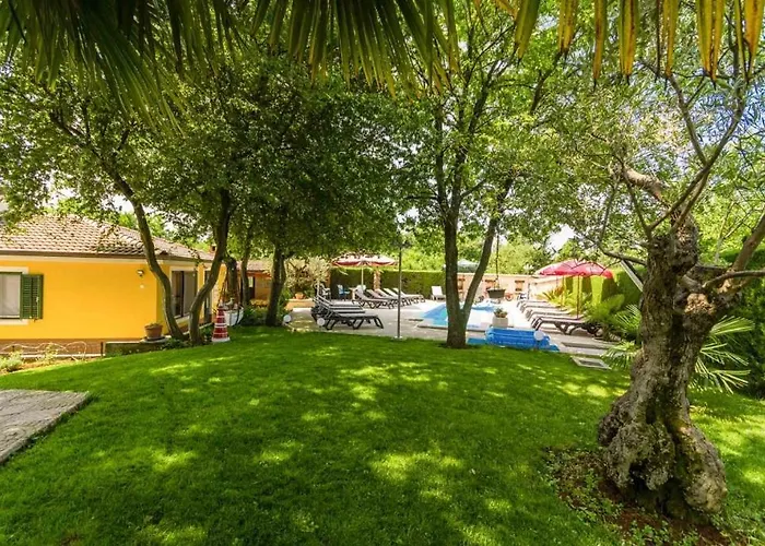 House In With Balcony, Air Conditioning, Wifi, Washing Machine *