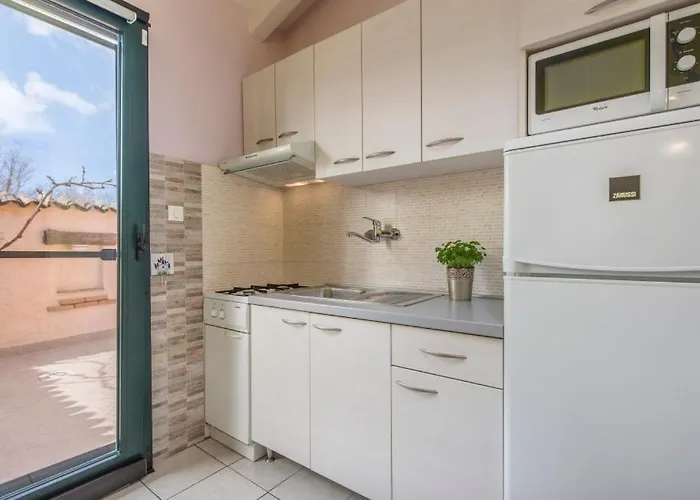 House In With Balcony, Air Conditioning, Wifi, Washing Machine Feriehus *