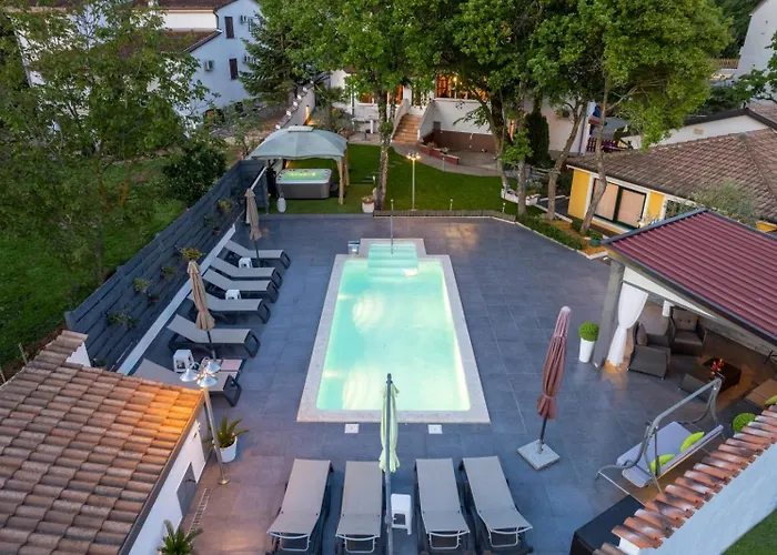 House In With Balcony, Air Conditioning, Wifi, Washing Machine * Poreč